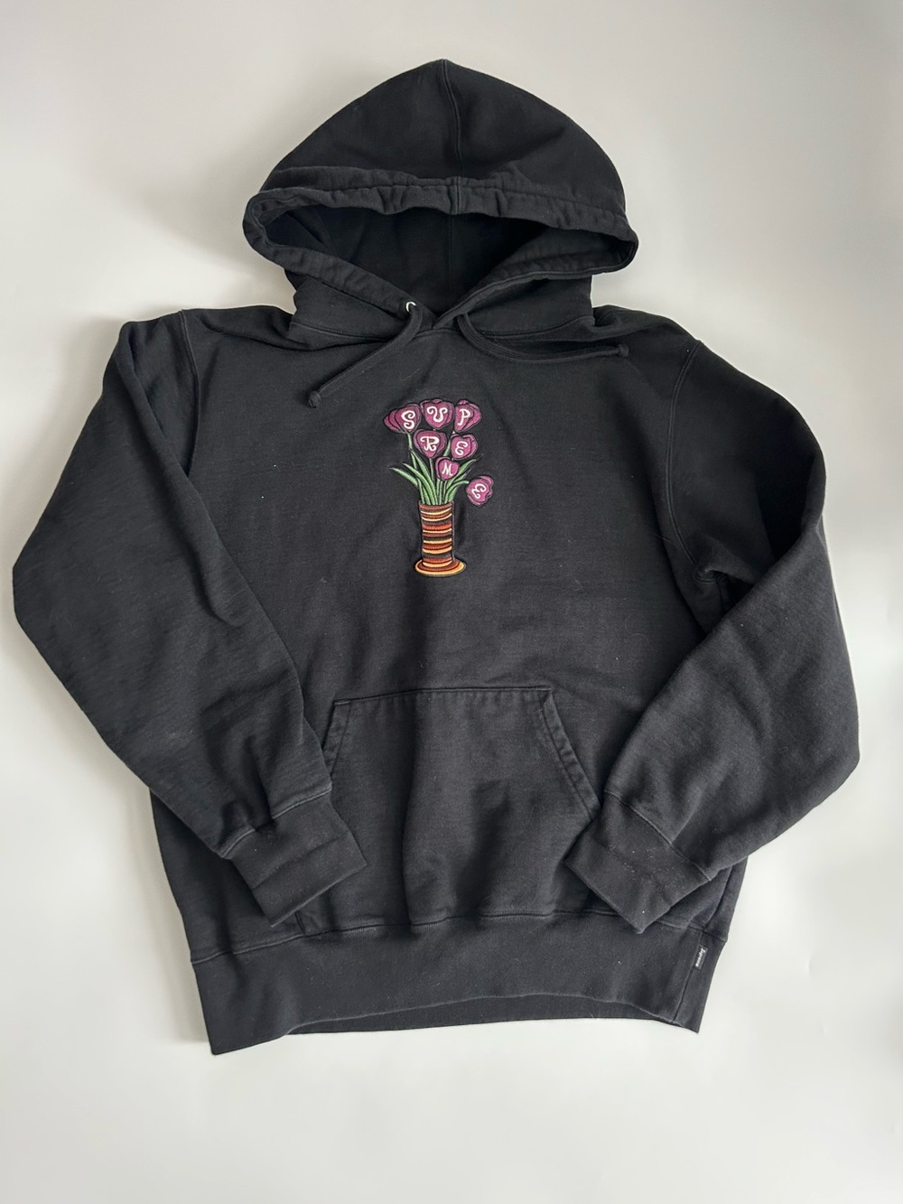 Supreme Tabboo! Flowers Hoodie
Embroidered
Black
Medium
NY
Authentic
Hypebeast